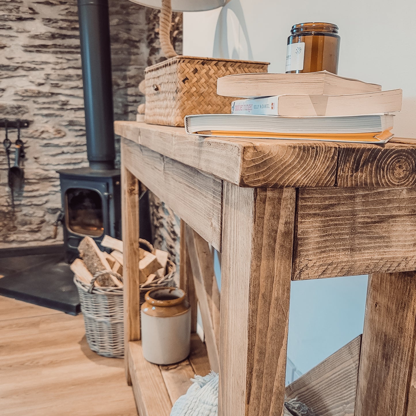 SERA Console Table V Back image 1